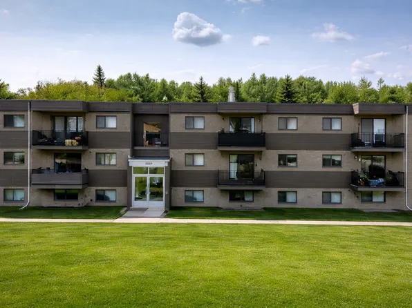 Normandeau Place, 17 A Norquay St, Red Deer, AB T4P 2S6