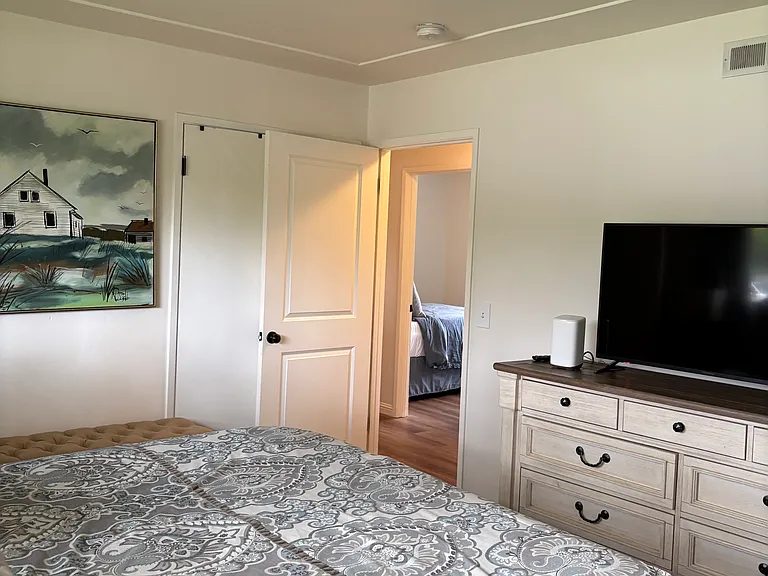 Primary Bedroom (K)