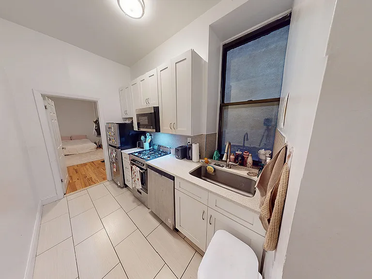 221 E 83rd St #1E — Photo 11