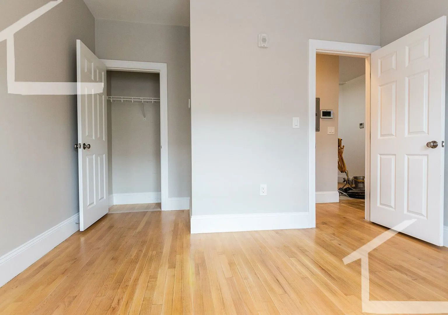 2 Bedroom In Allston — Photo 4