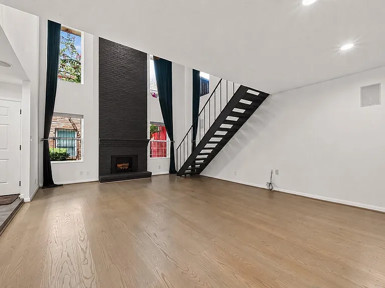 5524 Beverlyhill St #2 — Photo 8