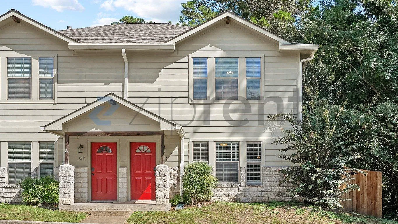 3 bed, 1350 sqft, $1,350 — Photo 2