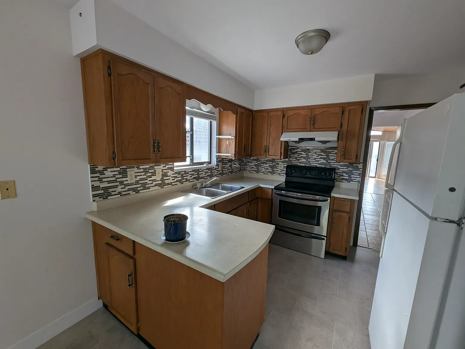 3 bed, 1453 sqft, $3,100 — Photo 2