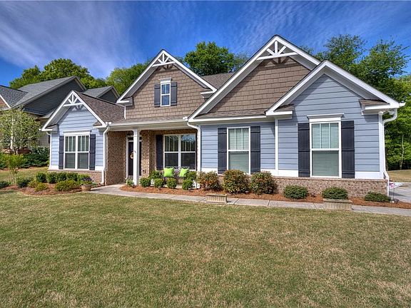 2nd image of 8 Stately Oaks Dr