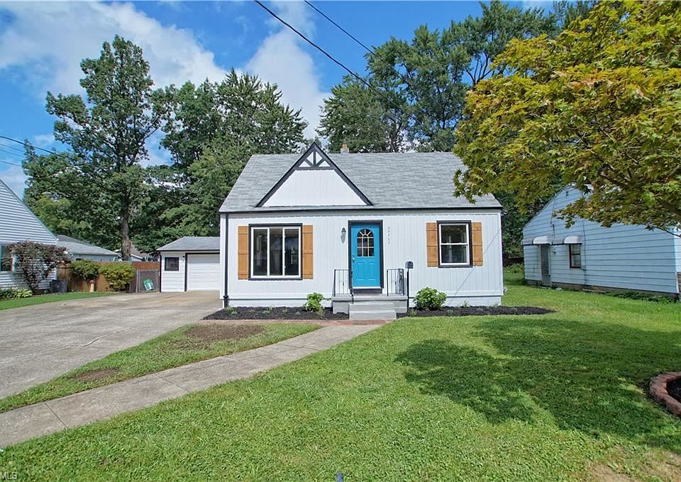 1st image of 33965 Waldmer Dr
