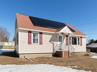 105 Columbia Rd, Lowell, MA 01854