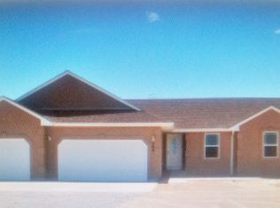 399 N Desert Cove Dr, Pueblo West, CO 81007