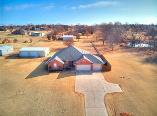 861 Bob White Rd, Tuttle, OK 73089