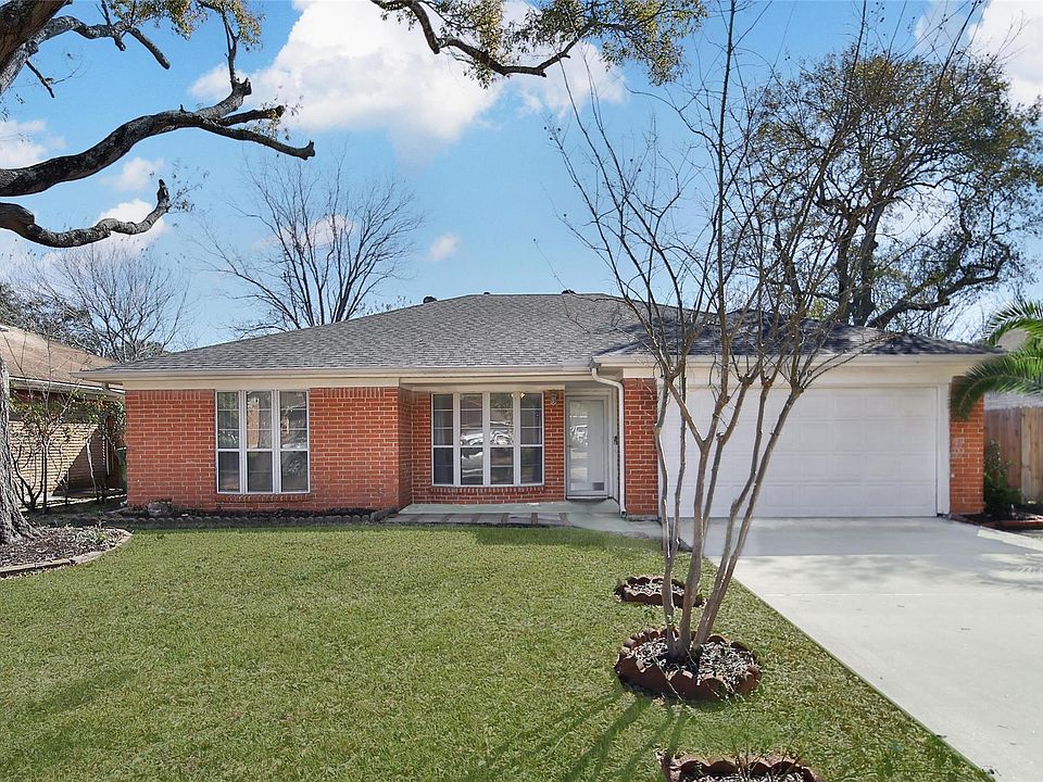 1st image of 990 Redway Ln