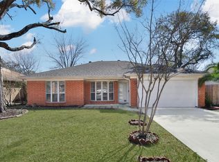 990 Redway Ln, Houston, TX 77062