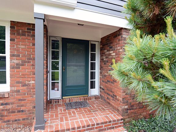 3rd image of 3208 Five Oaks Pl