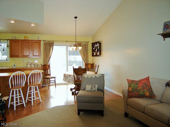 4th image of 4132 Holl Ave
