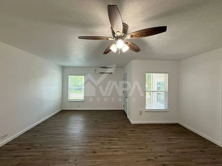 515 Blakeley Dr — Photo 7