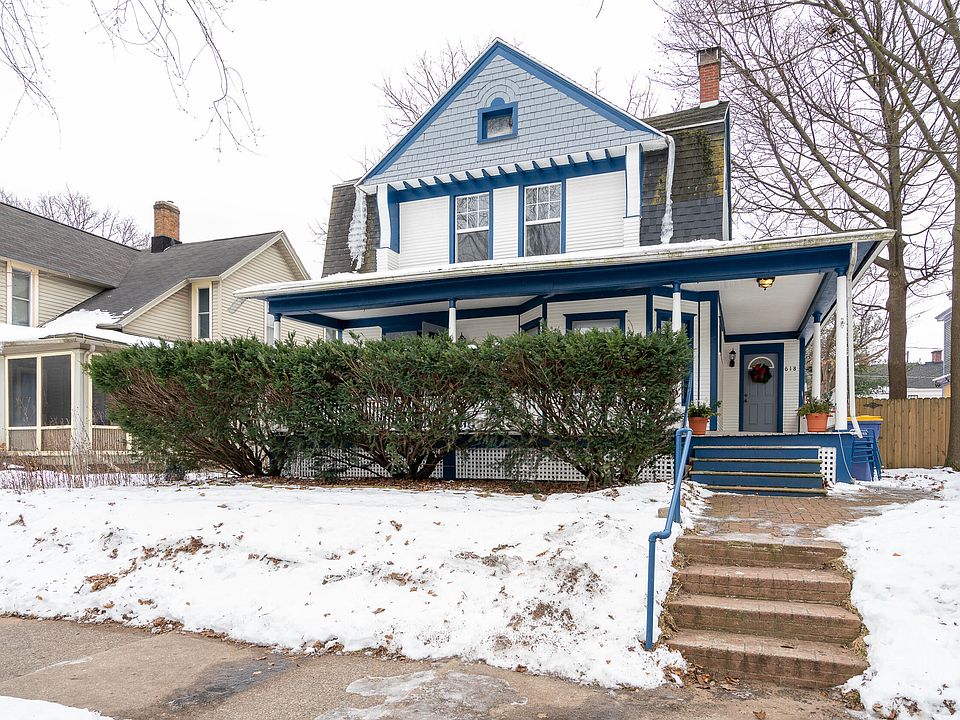1st image of 618 Hawthorne St NE
