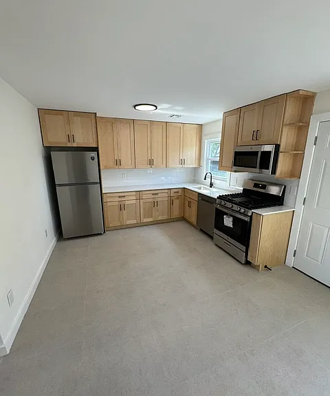 94 Irving Pl #2 — Photo 1
