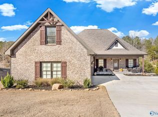 44 Oak Ridge Pl, Union Grove, AL 35175