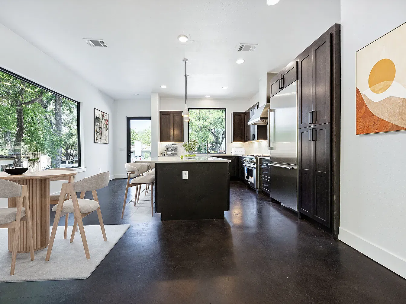 3 bed, 2253 sqft, $7,500 — Photo 3