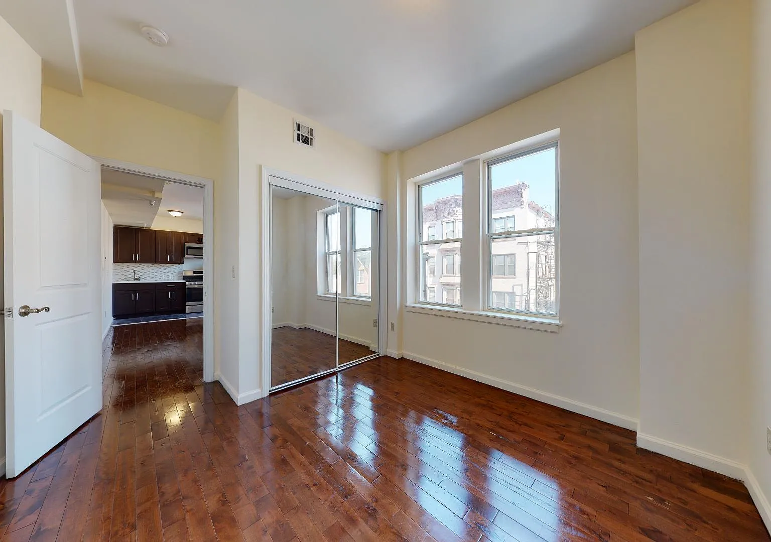 1 bed, 550 sqft, $1,678 — Photo 3
