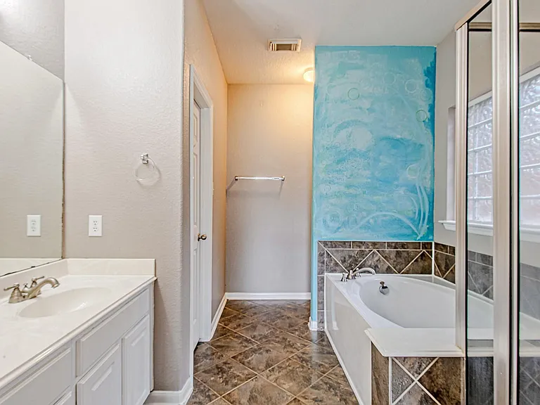 7507 Trail Holw — Photo 21