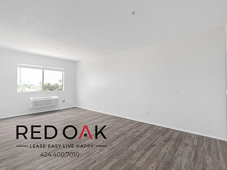 5200 Oakland St #210 — Photo 6