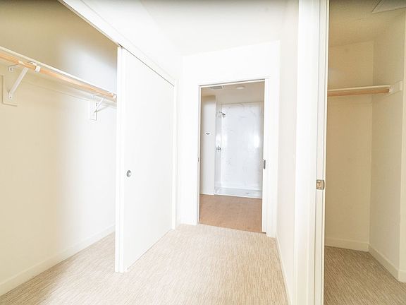 4th image of 240 W Macarthur Blvd #304