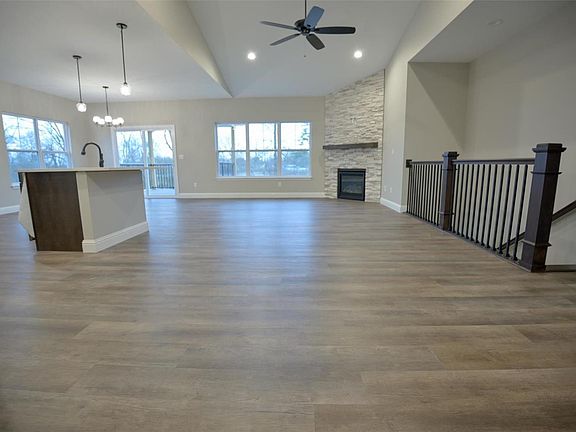 4th image of 212 Smola Woods Ct