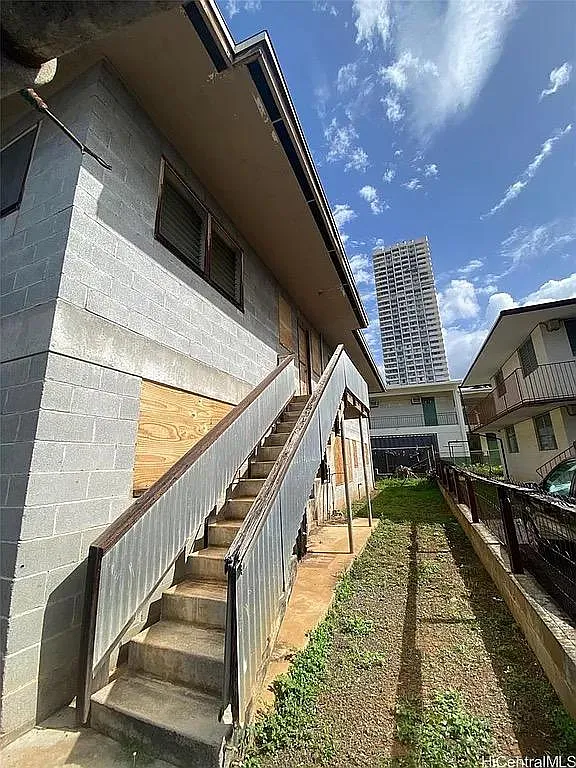 829 Waiaka Pl - Unit 6 — Photo 2