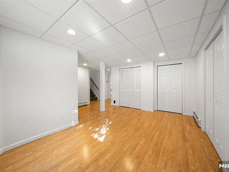 408 Dogwood Ct — Photo 36