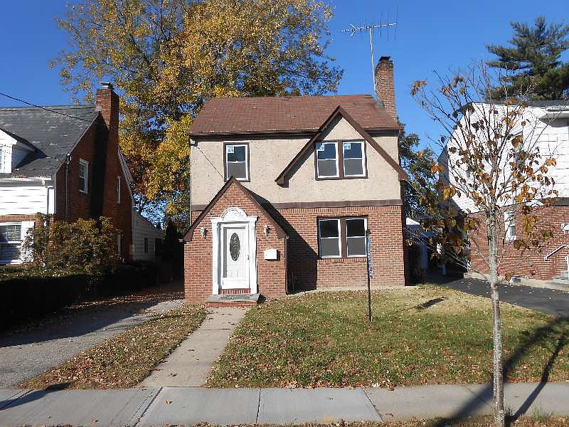1st image of 19 Harvard St