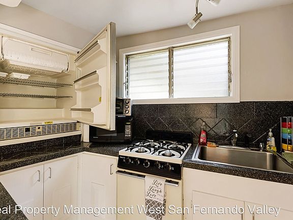 5th image of 3694 Fredonia Dr