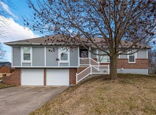 9835 View High Dr, Kansas City, MO 64134