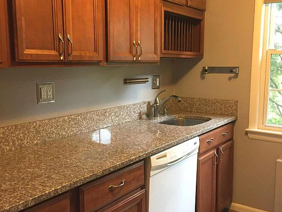 4th image of 145 Talbott St #0