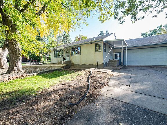 5th image of 457 Horseshoe Dr W