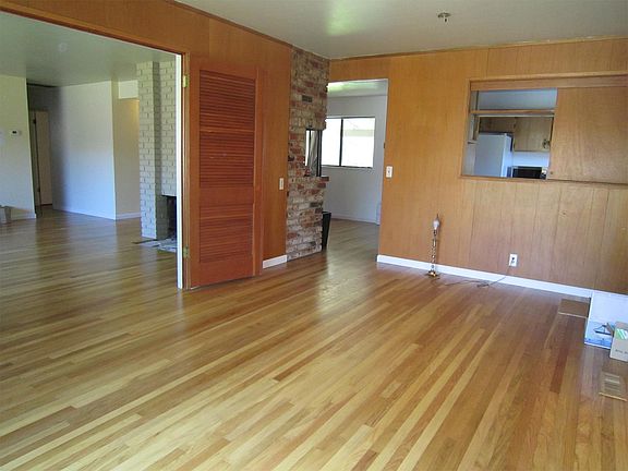 4th image of 809 Shenandoah Dr
