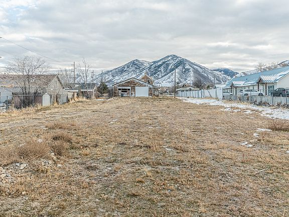 5th image of 220 S Main St