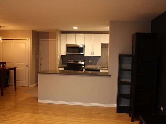 Living Room (Not Furnished)