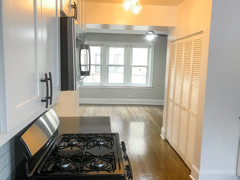 4049-57 N. Francisco Ave. — Photo 3