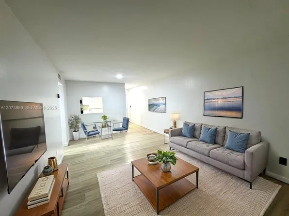 888 NE 132nd St APT 206, North Miami, FL 33161