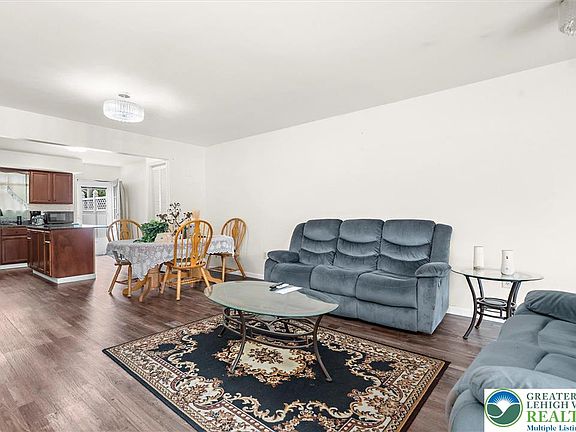 5th image of 326 Chestnut St