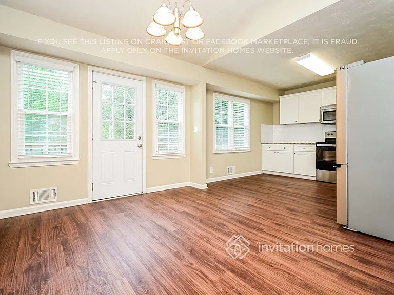 734 Shoreline Trl SE — Photo 5