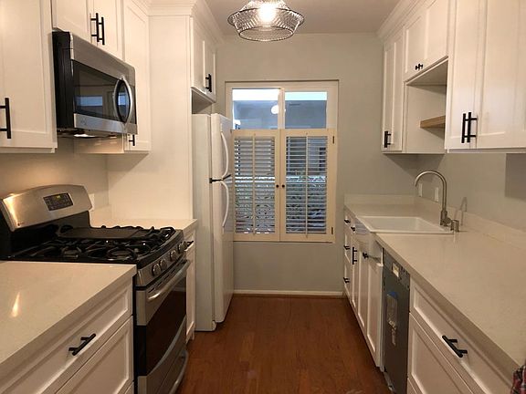 2nd image of 504 N Louise St APT 2