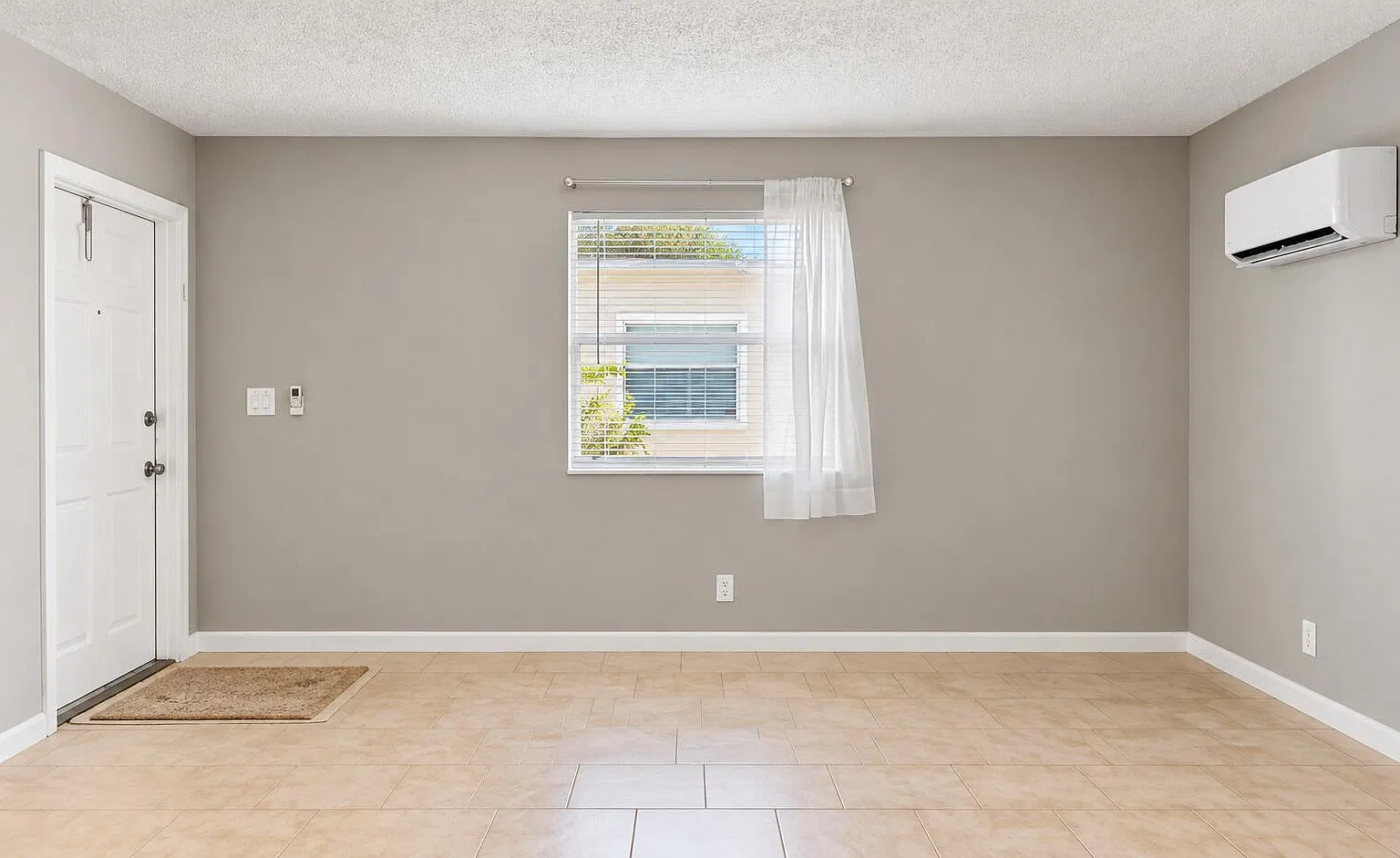 2 bed, 1.0 bath, 800 sqft, $1,950 — Photo 3