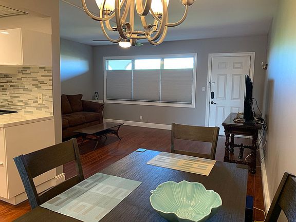 Open concept dining/living