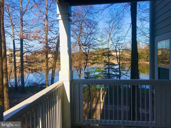 1720 Lake Shore Crest Dr APT 13, Reston, VA 20190