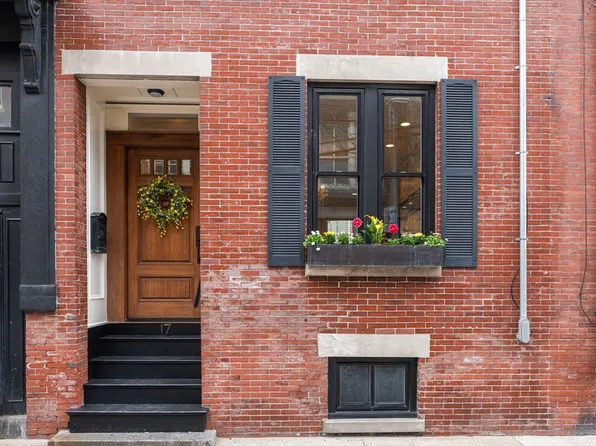 17 Walker St, Charlestown, MA 02129