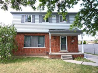 20854 Littlestone Rd, Harper Woods, MI 48225