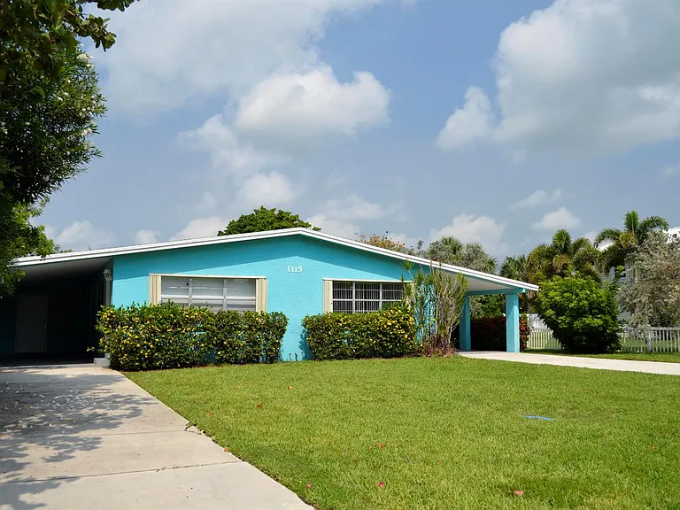 1115 Hernando St — Photo 1