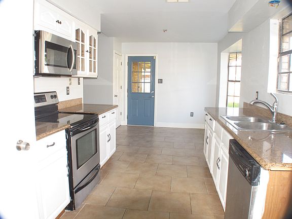 3rd image of 11111 Parkwood Ct N