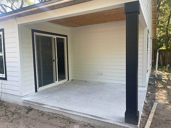 4th image of 231 Monterey Ave