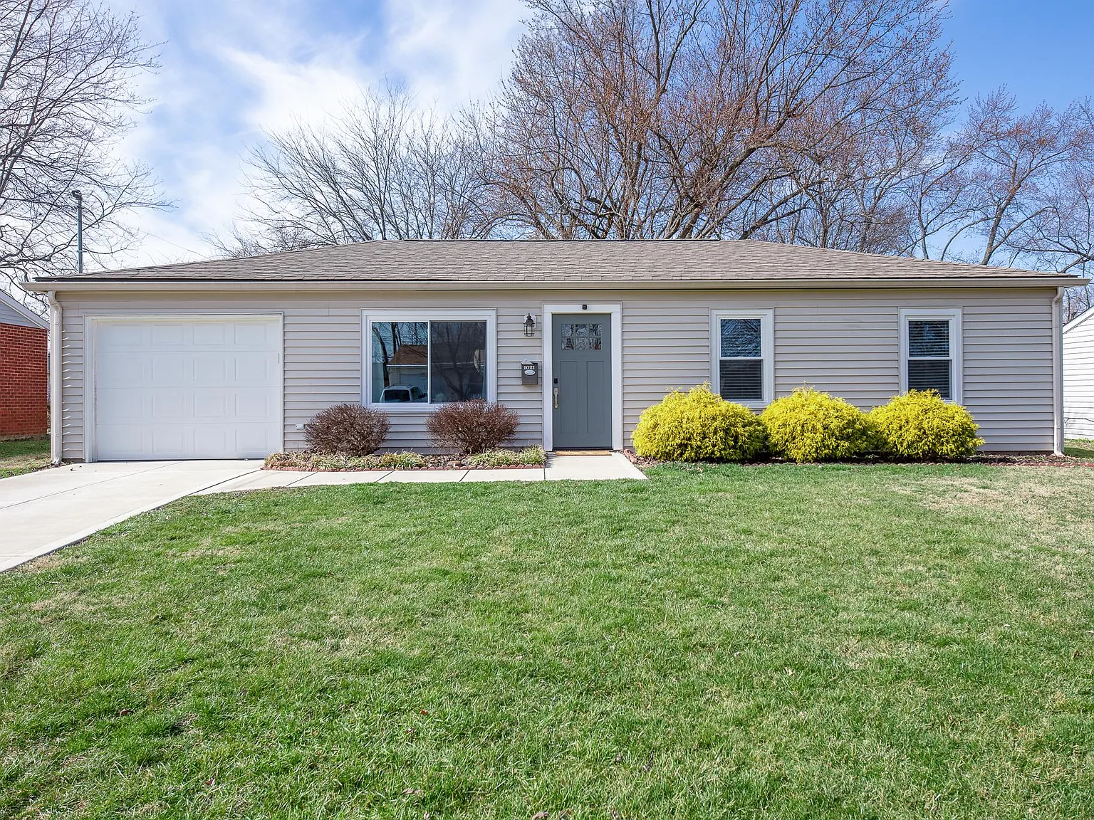 3 bed, 864 sqft, $2,380 — Photo 2